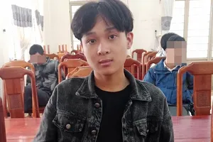 Kẻ đi nhờ dùng dao tấn công để cướp xe máy