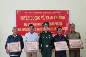 Khen thưởng người nhặt 26 bánh heroin ở bờ biển