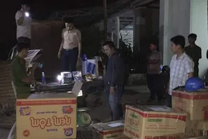 Quảng Nam: Bắt 3 người vận chuyển gần 400 kg pháo lậu