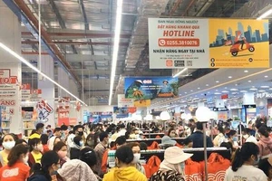 Chủ tịch Quảng Ngãi chỉ đạo xử lý vụ ‘biển người’ ở siêu thị