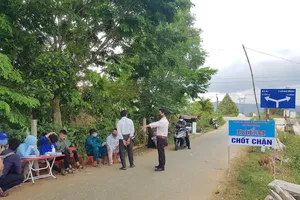 Tấn công cán bộ công an tại chốt kiểm dịch COVID-19