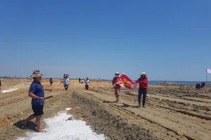 Quảng Nam: Người dân vây dự án lấp vịnh An Hoà