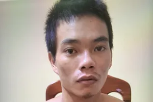 Nhậu về, cha đánh tử vong con 7 tháng tuổi