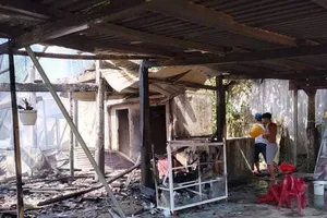 1 nhà dân bốc cháy thiệt hại hàng trăm triệu