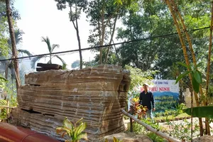 Vụ 60 tấn đá: Chủ khu du lịch đang trả đá về chỗ cũ