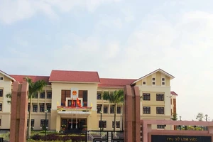 Kỷ luật 3 cán bộ huyện, xã ăn nhậu giữa dịch COVID-19