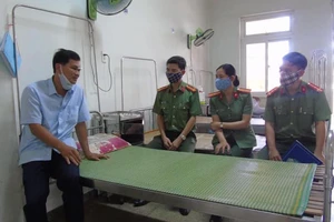 Bắt kẻ 'ngáo đá' tấn công Phó trưởng công an xã bị thương