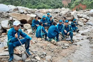 Đã tìm được 8 thi thể vụ sạt lở ở xã Phước Lộc