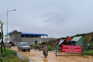 Vụ treo băng rôn đòi nợ 130 tỉ: các bên ngồi lại với nhau