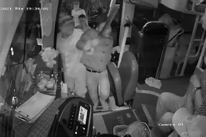 Vác dao, đánh nhau vì tranh giành khách