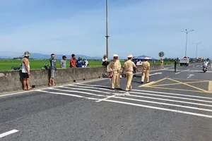 2 phụ nữ thương vong khi vượt xe đầu kéo lúc CSGT đang phân luồng