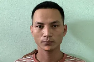 Bắt thanh niên giật điện thoại còn thách thức công an