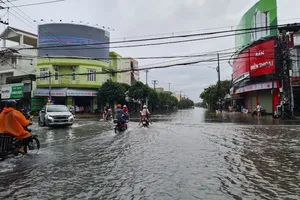 Ảnh: Nhiều tuyến đường ở Quảng Nam ngập sâu, giao thông chia cắt