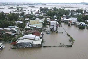 Hàng ngàn căn nhà bị ngập, sạt lở cao tốc Đà Nẵng - Quảng Ngãi