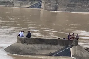 Tàu chở đoàn cán bộ sở GTVT gặp nạn, 1 chủ doanh nghiệp mất tích