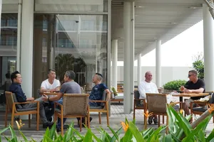 Khách quốc tế đầu tiên đến VN: 'Tôi như được trở về nhà'