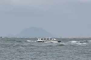 Tìm thấy thi thể cháu gái 3 tuổi vụ lật ca nô chở 39 người