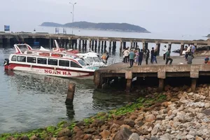 Du khách từ Cù Lao Chàm đã được vào bờ sau 2 ngày mắc kẹt