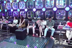 52 người dương tính ma tuý tại quán karaoke & hotel King