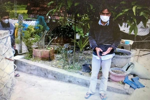 Khởi tố kẻ dùng kéo đâm chết em trai