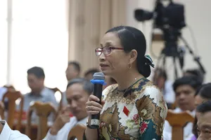 'Vì sao đang cải cách thủ tục hành chính mà nhũng nhiễu càng phổ biến?'