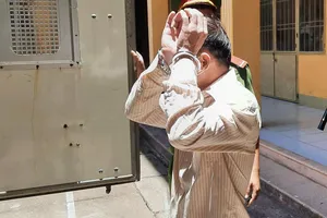 Cựu nhân viên chi nhánh văn phòng đăng ký đất đai giả chữ ký lãnh đạo bị phạt 13 năm tù