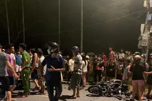 2 xe máy đối đầu, 4 người thương vong 