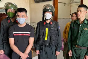 Công an Quảng Ngãi bắt kẻ đưa người sang Campuchia làm ‘việc nhẹ lương cao’ 