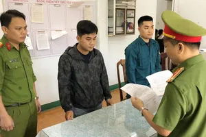 Nhân viên ngân hàng lừa vay tiền để đáo hạn chiếm đoạt 2,3 tỉ đồng