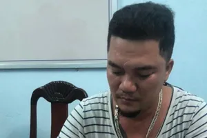 Nhậu say nhớ chuyện cũ, mang rựa sang tấn công làm hàng xóm trọng thương