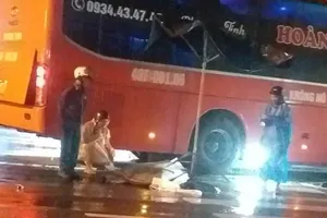 Trên đường về nhà, vợ chồng phụ hồ gặp tai nạn tử vong 