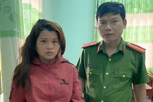 Người bán rau bị 1 phụ nữ trộm tiền, kéo lê trên đường