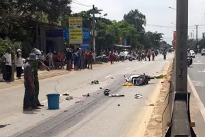 2 người thương vong sau va chạm với xe đầu kéo