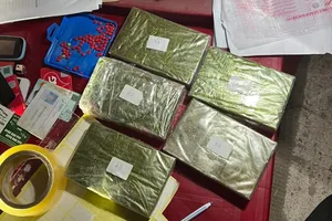 Khen thưởng 'nóng' lực lượng bắt vụ vận chuyển 5 bánh heroin