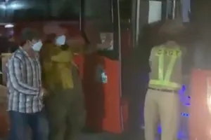 Nhà xe bỏ bà bầu giữa đường vì sợ sinh con trên xe