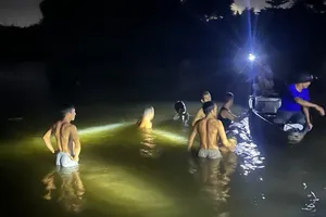 Quảng Ngãi: Đi tắm sông lúc chạng vạng, 3 ông cháu chết đuối