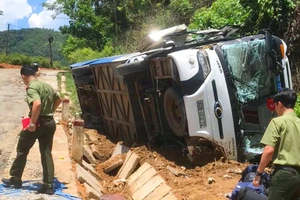 Sau tai nạn 1 cầu thủ tử vong, Thaco tặng đội bóng đá trẻ Quảng Nam xe mới