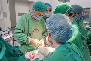 Cứu sống nam thanh niên bị dao đâm thủng tim