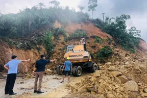 Nhiều tuyến đường trên địa bàn tỉnh Quảng Nam sạt lở nghiêm trọng. Ảnh: TN