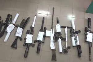 Công an Quảng Nam triệt phá "cơ sở" bán linh kiện chế tạo súng. Ảnh: CA