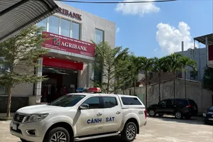 2 thanh niên dùng súng cướp ngân hàng ở Quảng Nam