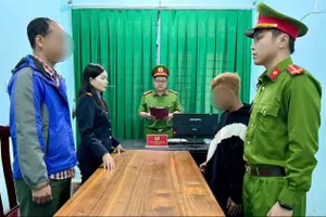 Nam thanh niên bị bắt sau khi thiếu nữ đến trung tâm y tế sinh con. Ảnh: CA