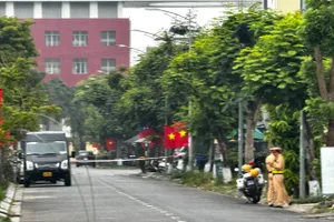 Công an phong toả đường vào nhà Chủ tịch UBND tỉnh Quảng Ngãi Đặng Văn Minh.