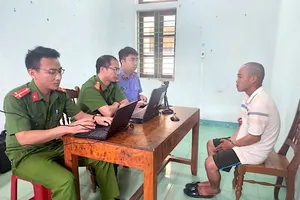 Nghi phạm xâm hại tình dục bé gái 10 tuổi đang chuẩn bị trốn sang Lào thì bị bắt.