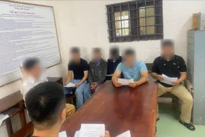 Công an TP Tam Kỳ khởi tố 24 bị can trong nhóm zalo Hóng Clip Hot. Ảnh: CA