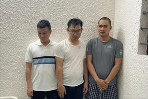 Làm giả tài liệu để đấu thầu, 2 giám đốc doanh nghiệp bị bắt. Ảnh: CA