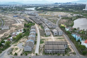 Dự án khu đô thị xanh 'lỗi hẹn' tiến độ, hoá cảnh hoang tàn. Ảnh: TN