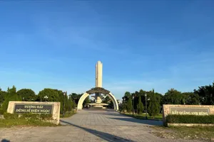 Lấy ý kiến người dân về việc tháo dỡ, xây mới tượng đài 88 tỉ