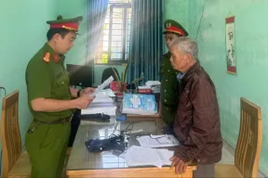 Bắt cụ ông 73 tuổi đăng 300 bài viết xuyên tạc trên facebook