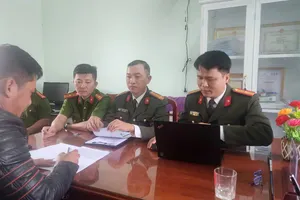 Công an làm việc với chủ trang facebook SOS Quảng Nam